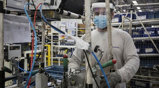 Faurecia Terni, 21 maggio 2020: visita all'azienda Faurecia, produttrice di componentistica per automobili
© Simona Caleo/Cgil